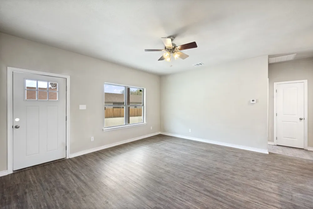 2875 Conveyor Drive #B Burleson, TX 76028