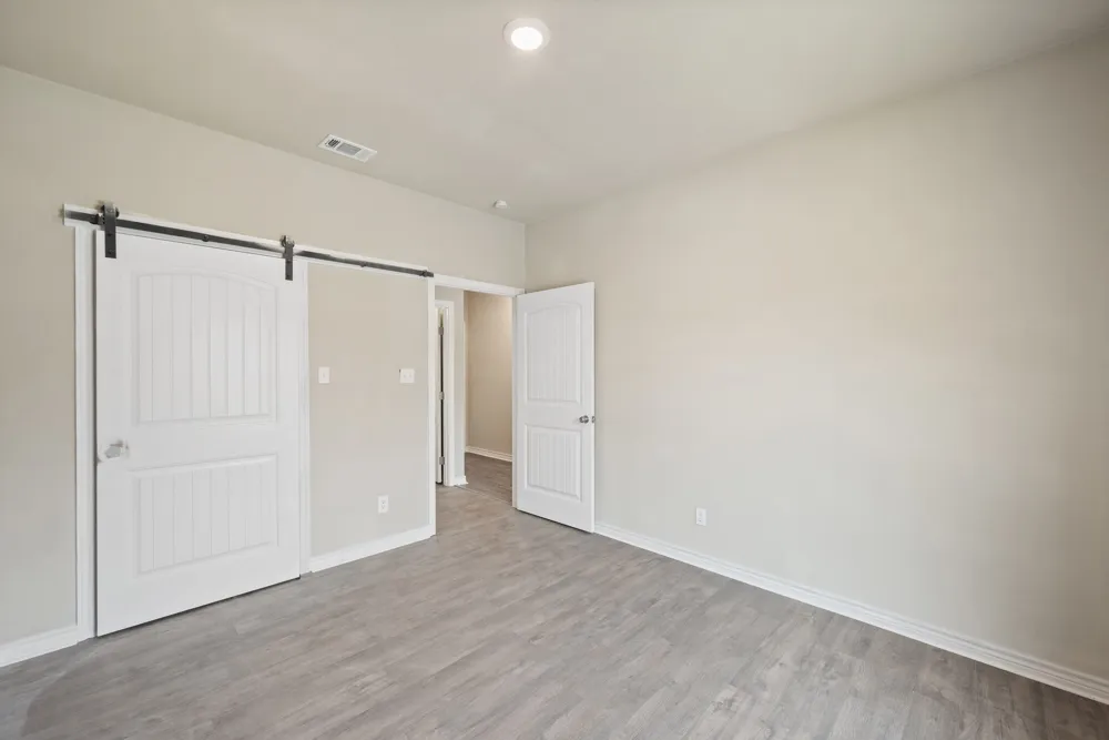2875 Conveyor Drive #B Burleson, TX 76028