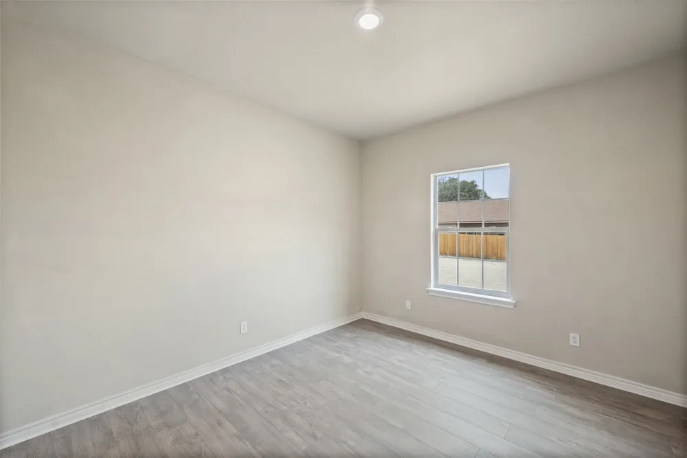 2875 Conveyor Drive #B Burleson, TX 76028