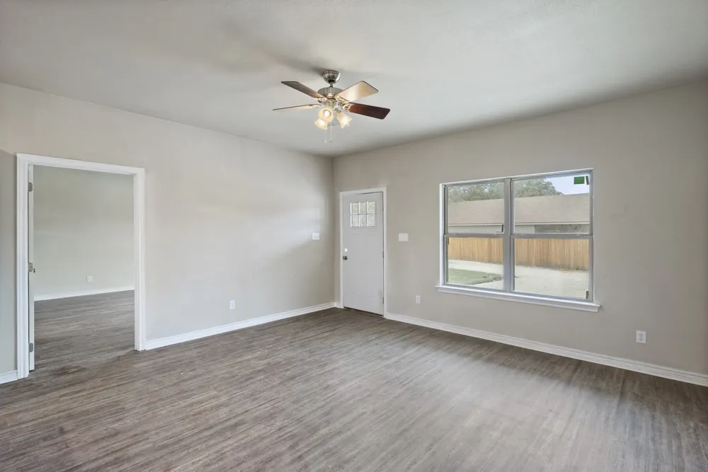 2875 Conveyor Drive #B Burleson, TX 76028