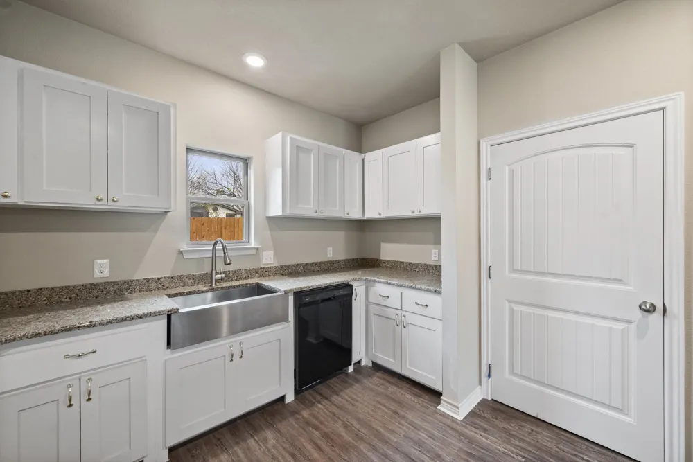 2875 Conveyor Drive #B Burleson, TX 76028