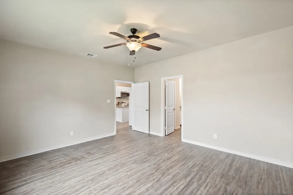 2875 Conveyor Drive #B Burleson, TX 76028