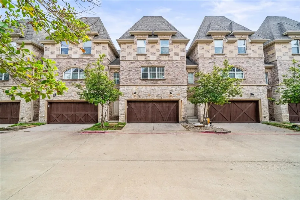 2700 Club Ridge Drive #34 Lewisville, TX 75067