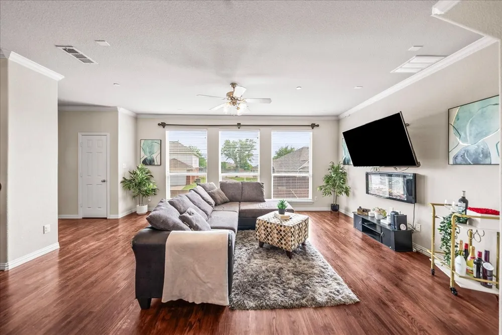 2700 Club Ridge Drive #34 Lewisville, TX 75067