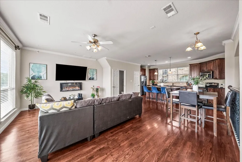 2700 Club Ridge Drive #34 Lewisville, TX 75067