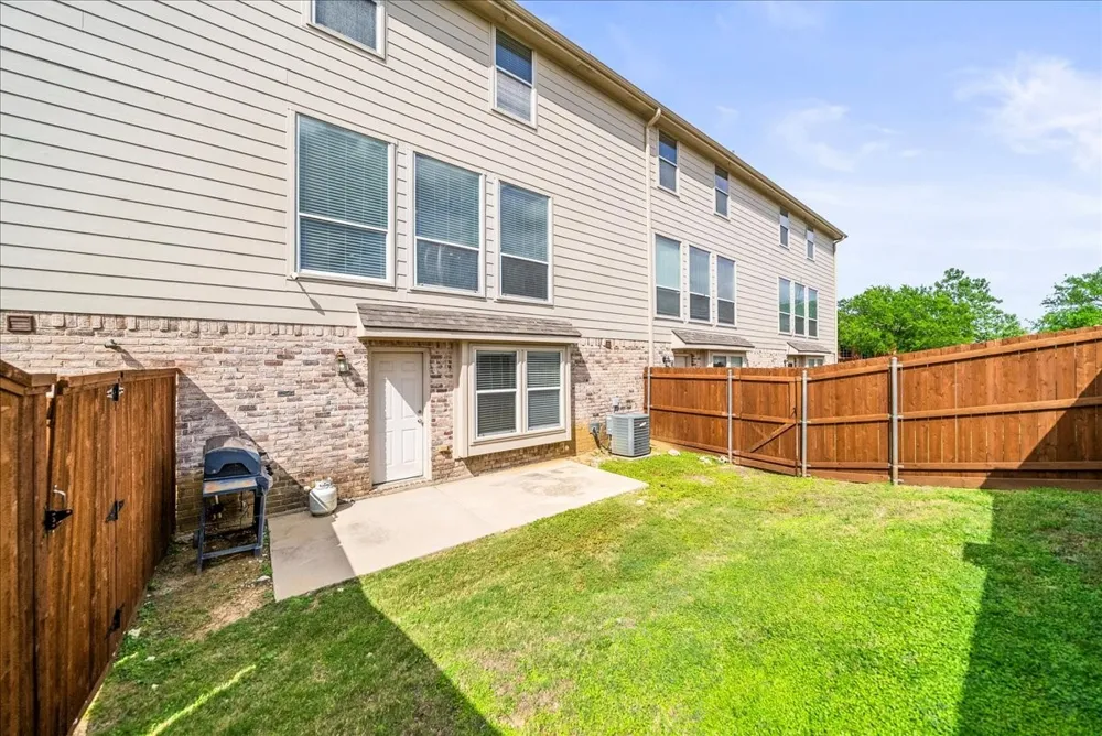 2700 Club Ridge Drive #34 Lewisville, TX 75067
