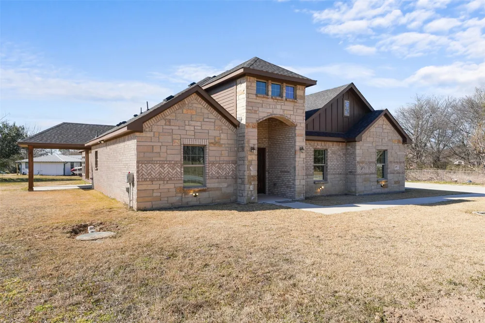 639 Legendary Lane Gun Barrel City, TX 75156