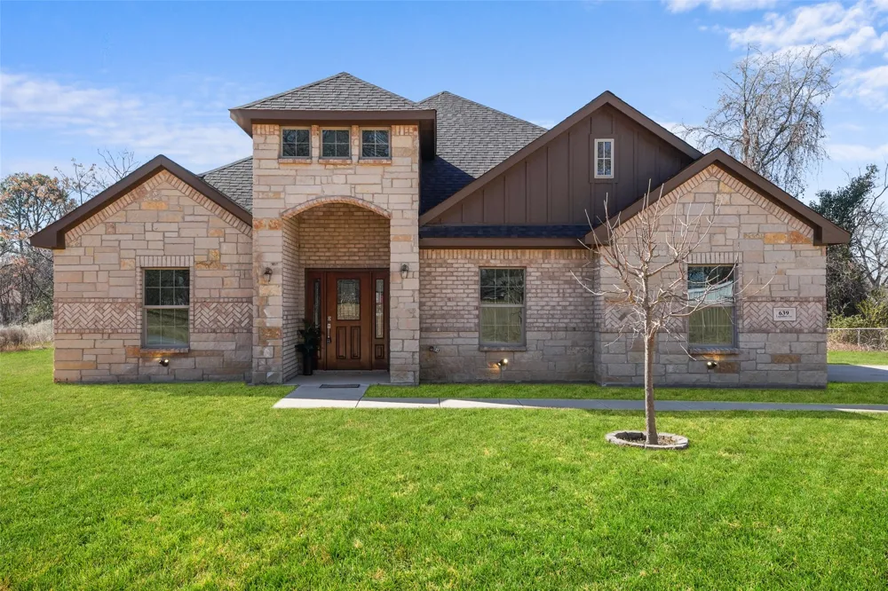 639 Legendary Lane Gun Barrel City, TX 75156