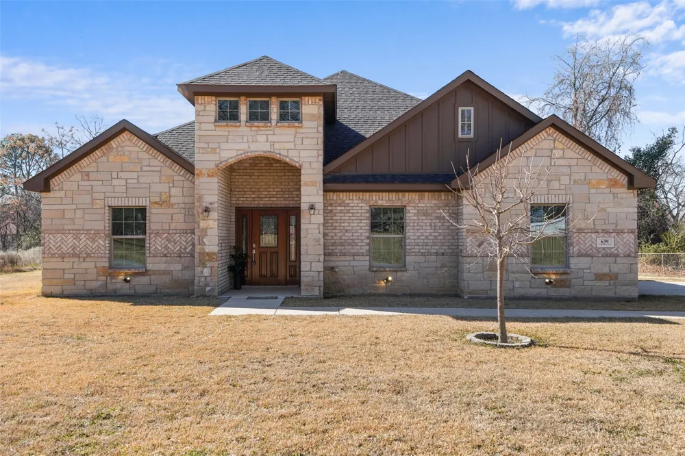 639 Legendary Lane Gun Barrel City, TX 75156