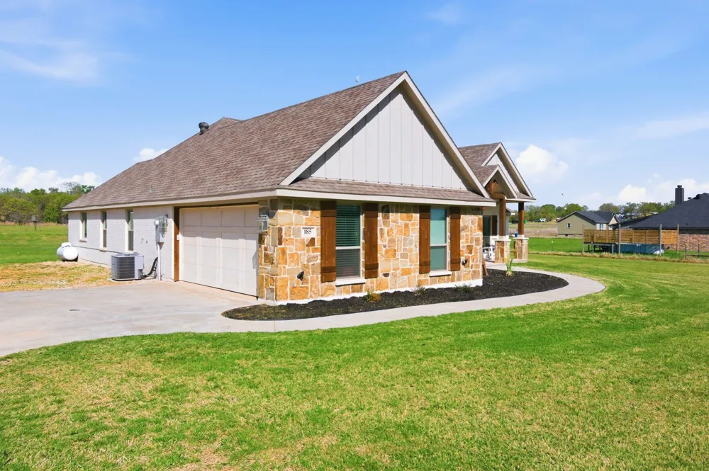185 Stanley Lane Poolville, TX 76487