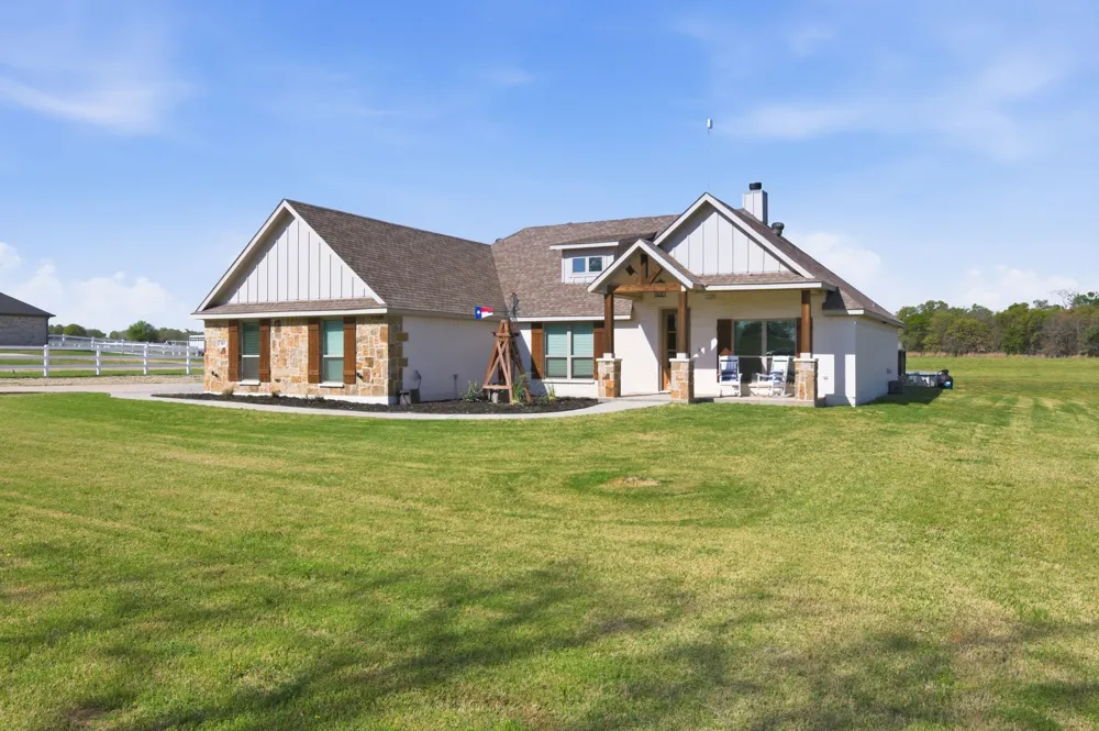185 Stanley Lane Poolville, TX 76487