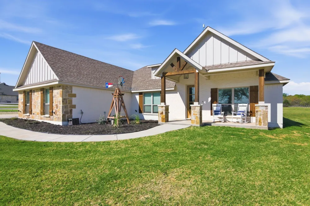 185 Stanley Lane Poolville, TX 76487