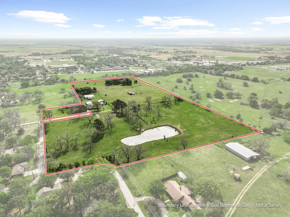 819 S Morrison Street Pilot Point, TX 76258
