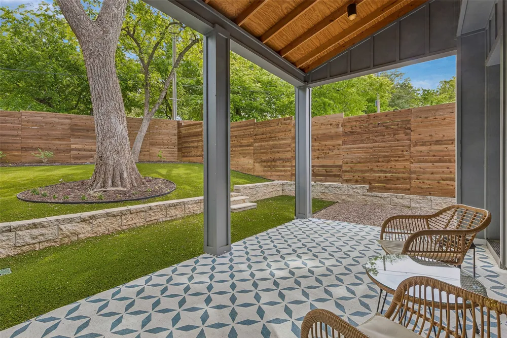 1228 Haines Avenue Dallas, TX 75208