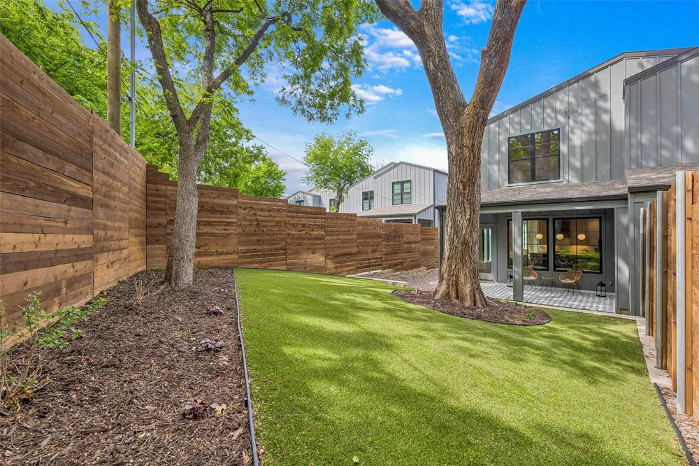 1228 Haines Avenue Dallas, TX 75208