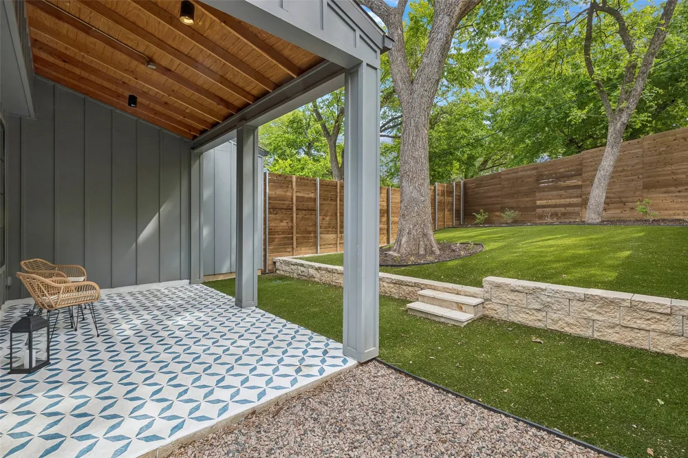 1228 Haines Avenue Dallas, TX 75208