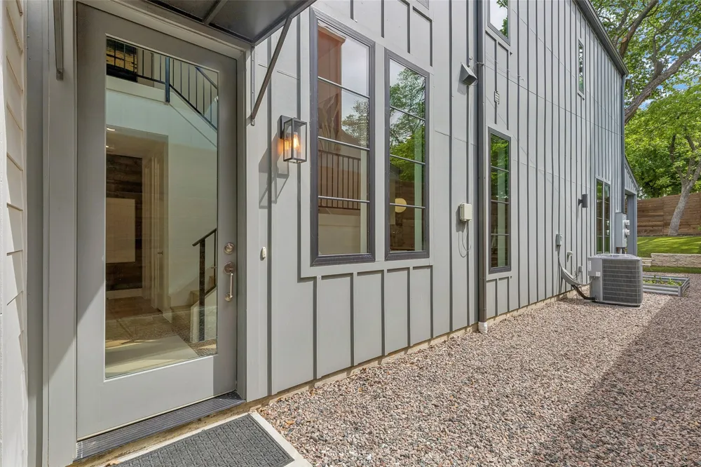 1228 Haines Avenue Dallas, TX 75208