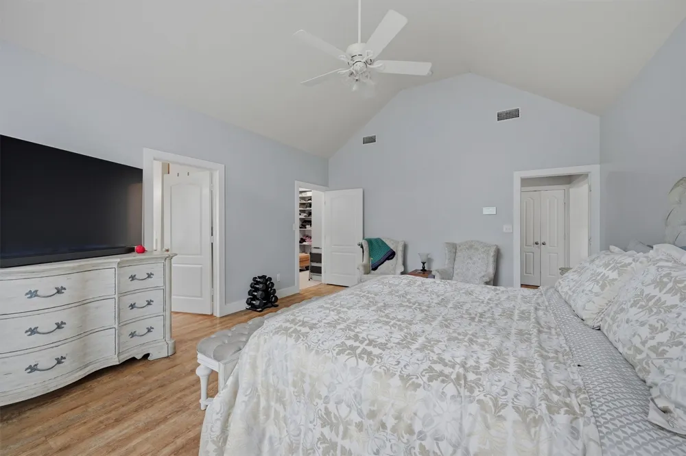 106 Shoshone Drive Lake Kiowa, TX 76240
