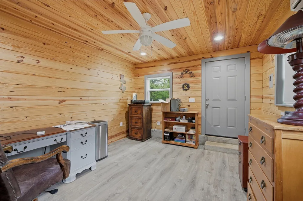 106 Shoshone Drive Lake Kiowa, TX 76240