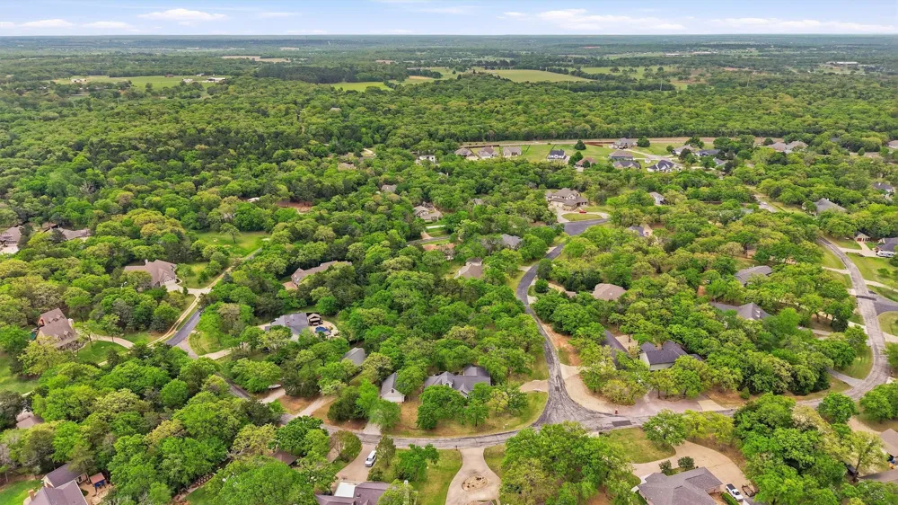106 Shoshone Drive Lake Kiowa, TX 76240