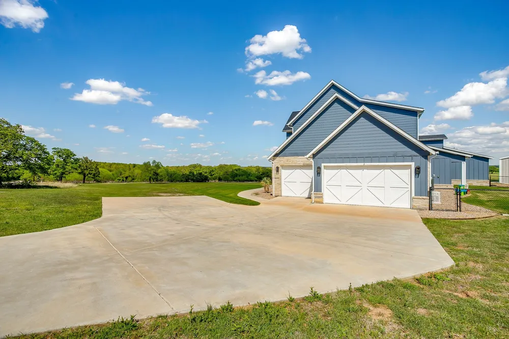 10535 County Road 146 Lipan, TX 76462