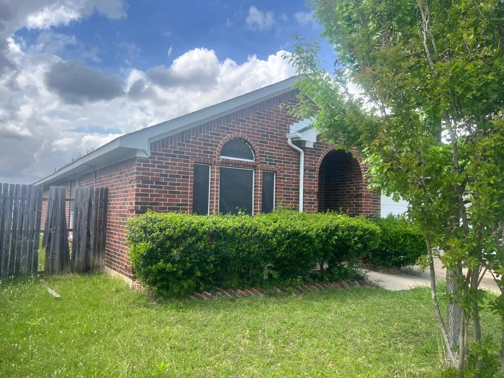 6002 Rising Meadow Drive Arlington, TX 76018