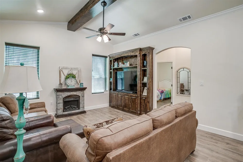 313 Broken Rd Road Perrin, TX 76486