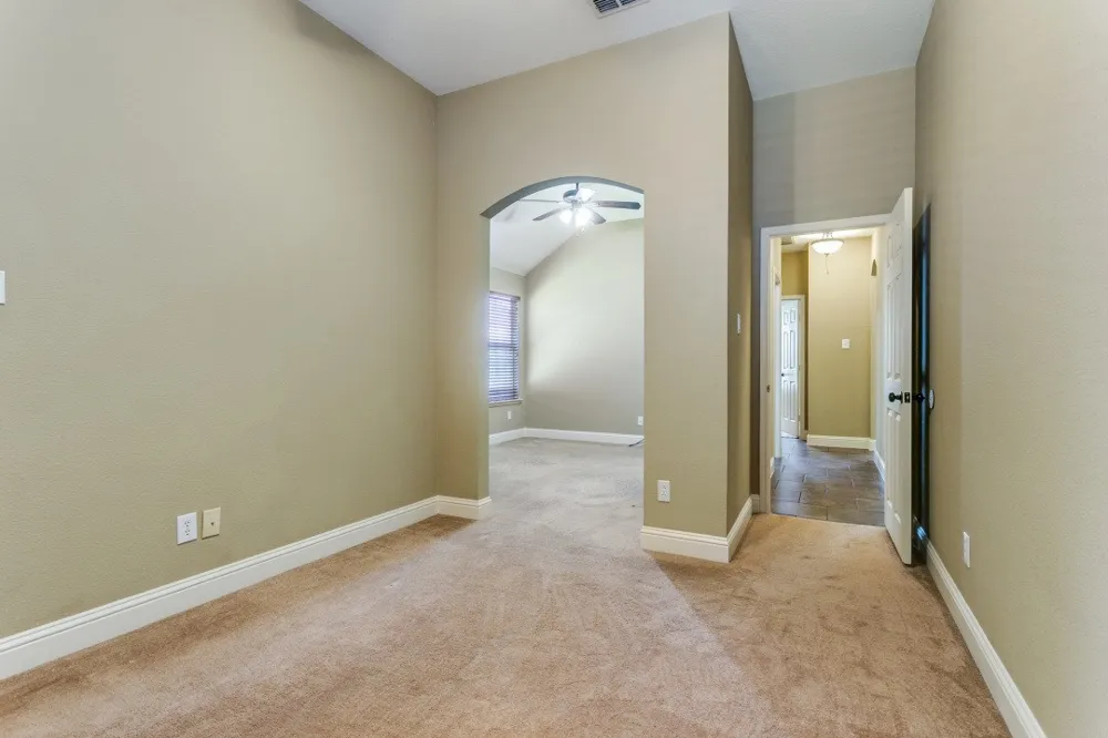 2609 Valencia Lane Denton, TX 76210