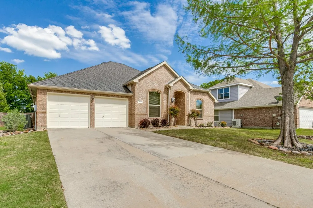 2609 Valencia Lane Denton, TX 76210