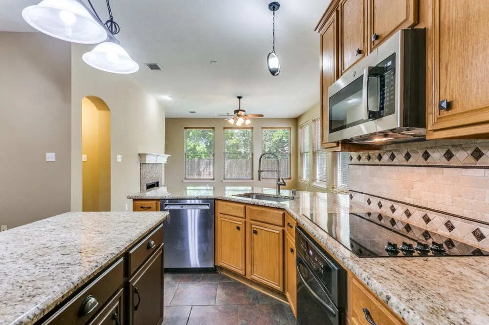 2609 Valencia Lane Denton, TX 76210