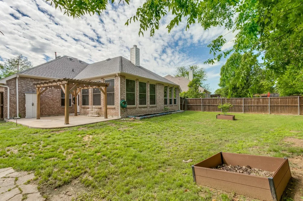 2609 Valencia Lane Denton, TX 76210