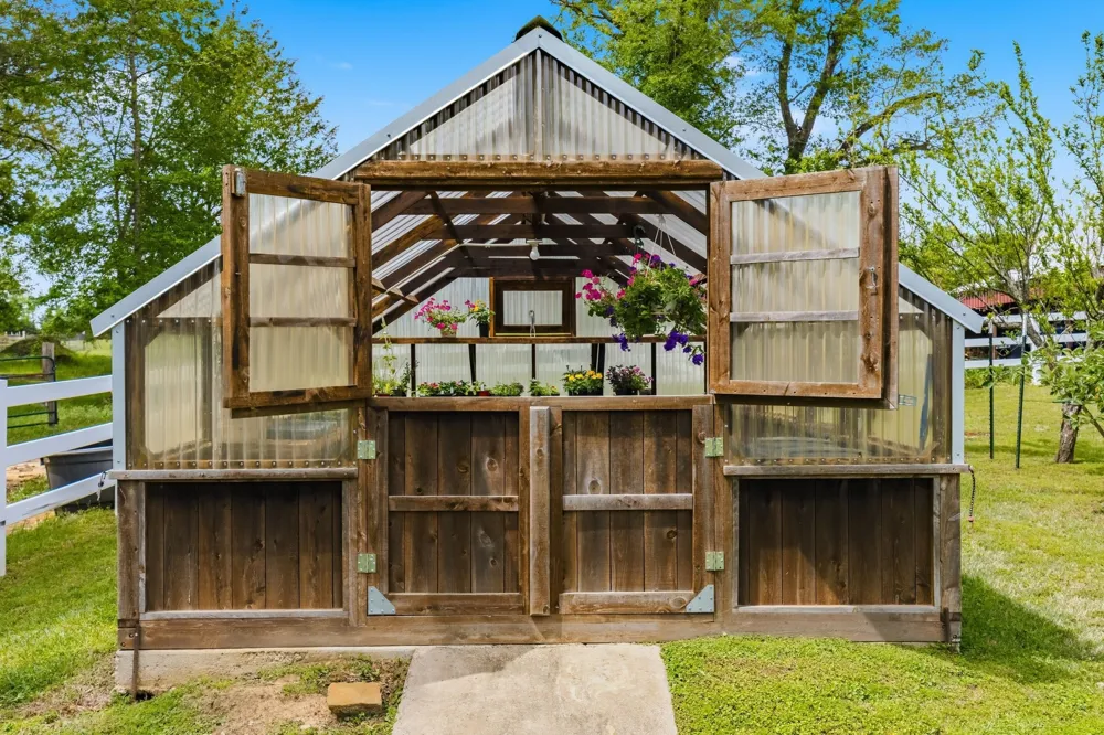 166 CR 2112 Pittsburg, TX 75686