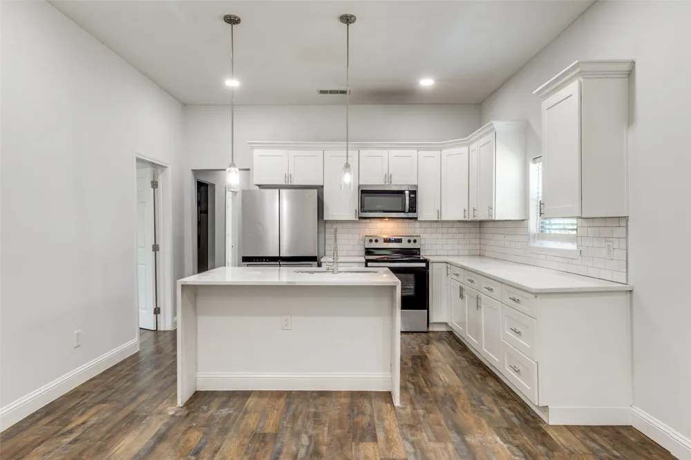 2323 Stoneman Street Dallas, TX 75215