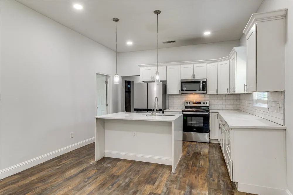 2323 Stoneman Street Dallas, TX 75215