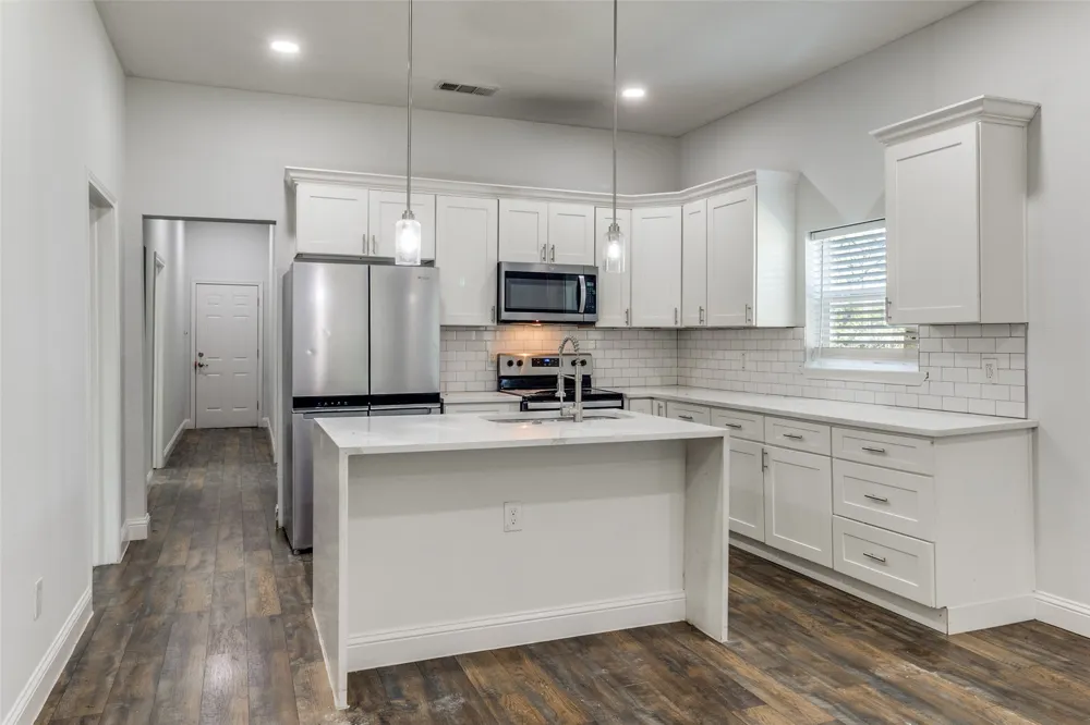 2323 Stoneman Street Dallas, TX 75215