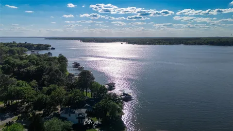 124 Shoreline Circle