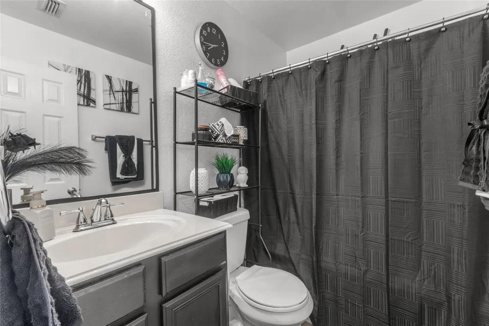 1225 Glencoe Drive Glenn Heights, TX 75154