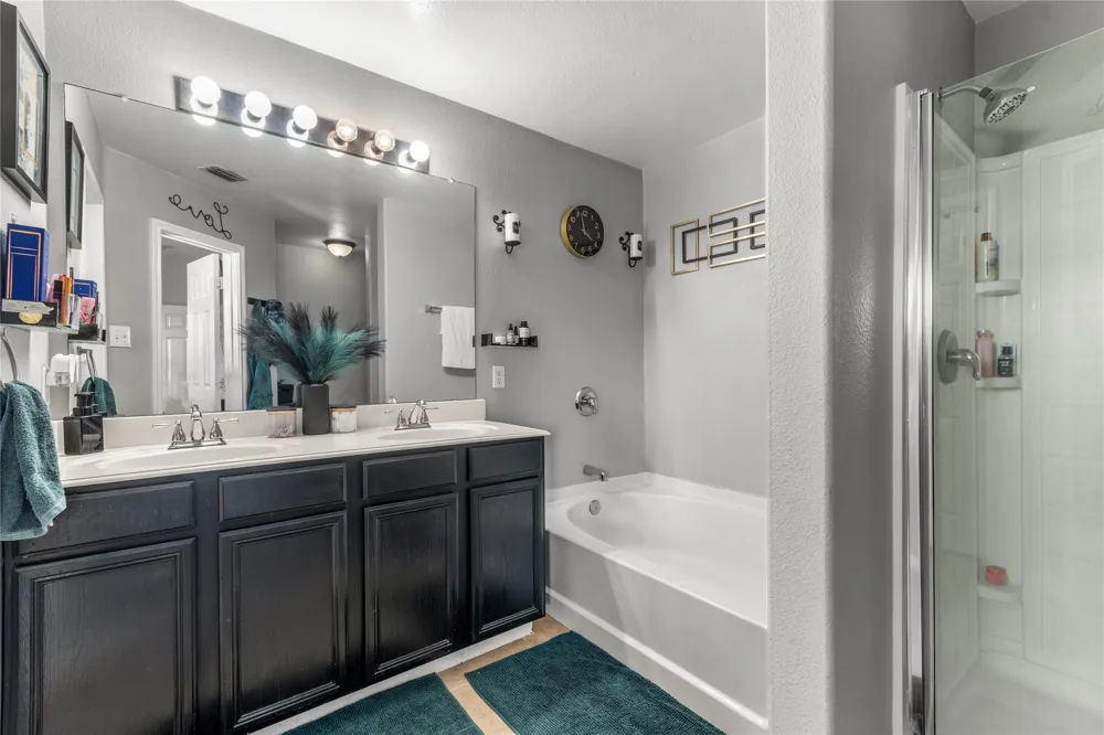 1225 Glencoe Drive Glenn Heights, TX 75154