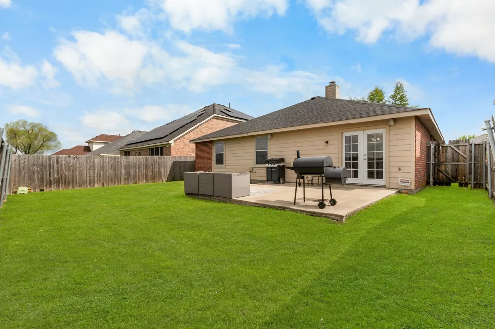 1225 Glencoe Drive Glenn Heights, TX 75154