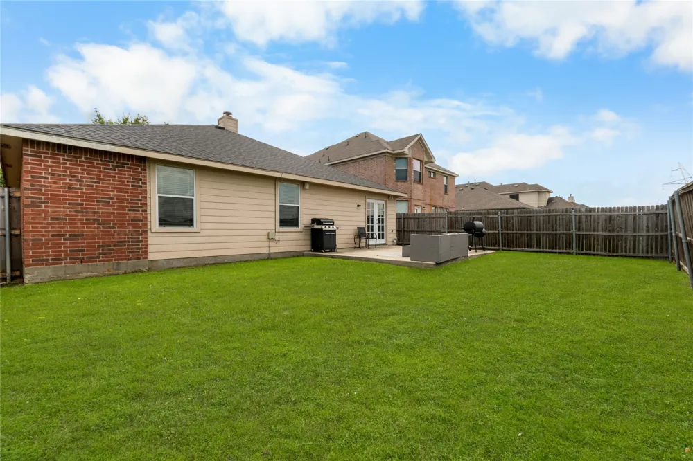 1225 Glencoe Drive Glenn Heights, TX 75154