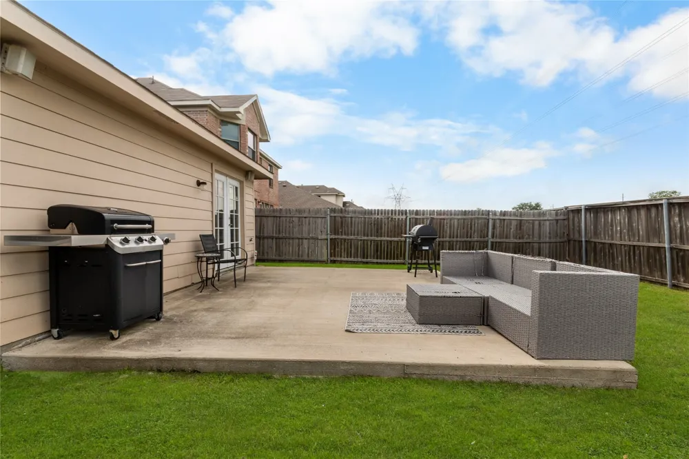 1225 Glencoe Drive Glenn Heights, TX 75154