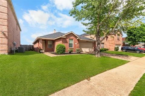 1225 Glencoe Drive