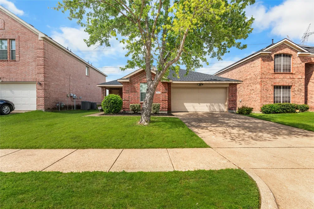 1225 Glencoe Drive Glenn Heights, TX 75154
