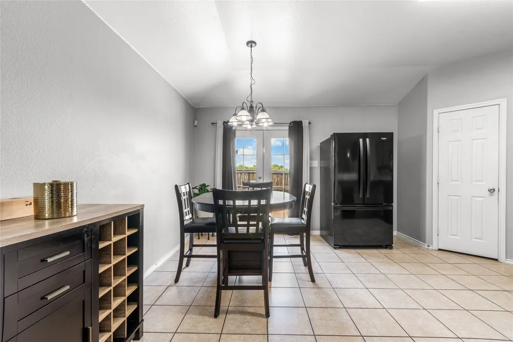 1225 Glencoe Drive Glenn Heights, TX 75154