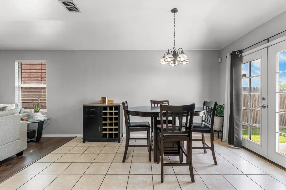 1225 Glencoe Drive Glenn Heights, TX 75154