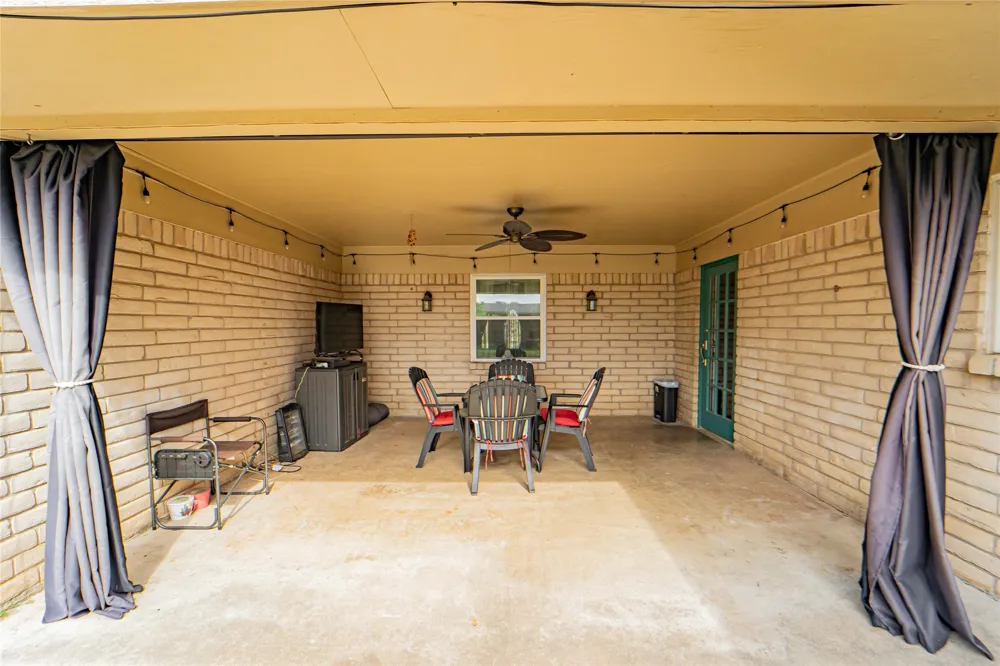 201 Westwood Street Breckenridge, TX 76424