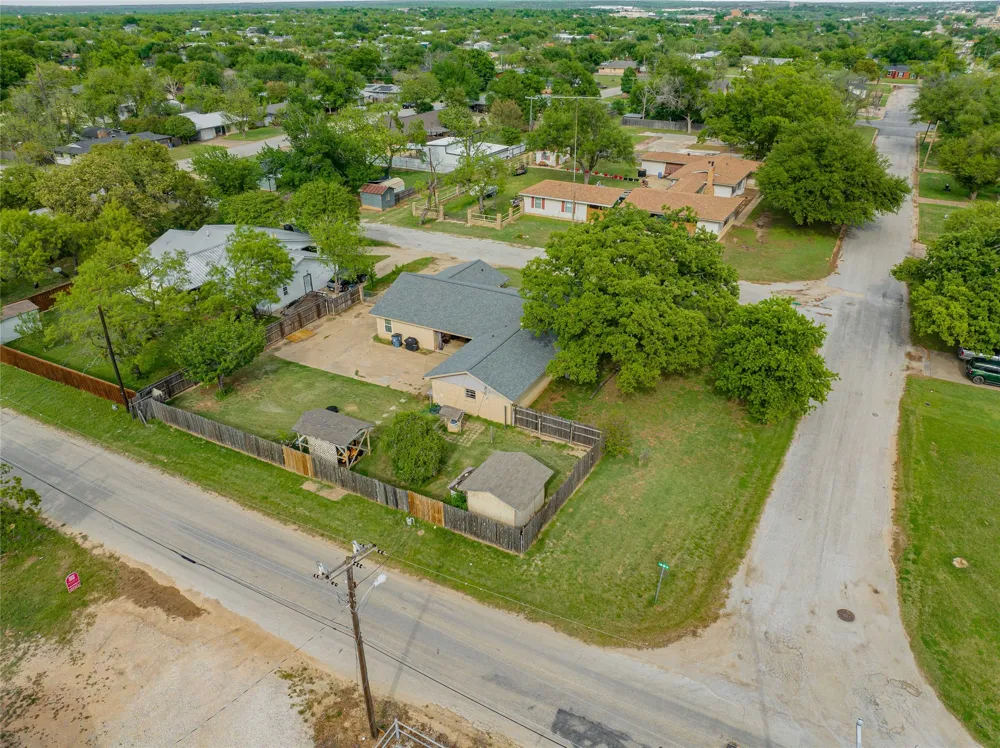 201 Westwood Street Breckenridge, TX 76424