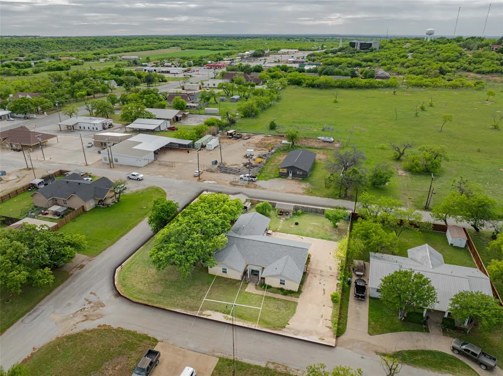 201 Westwood Street Breckenridge, TX 76424