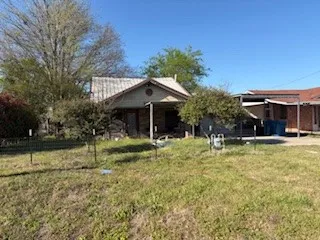 1129 E Palestine Street