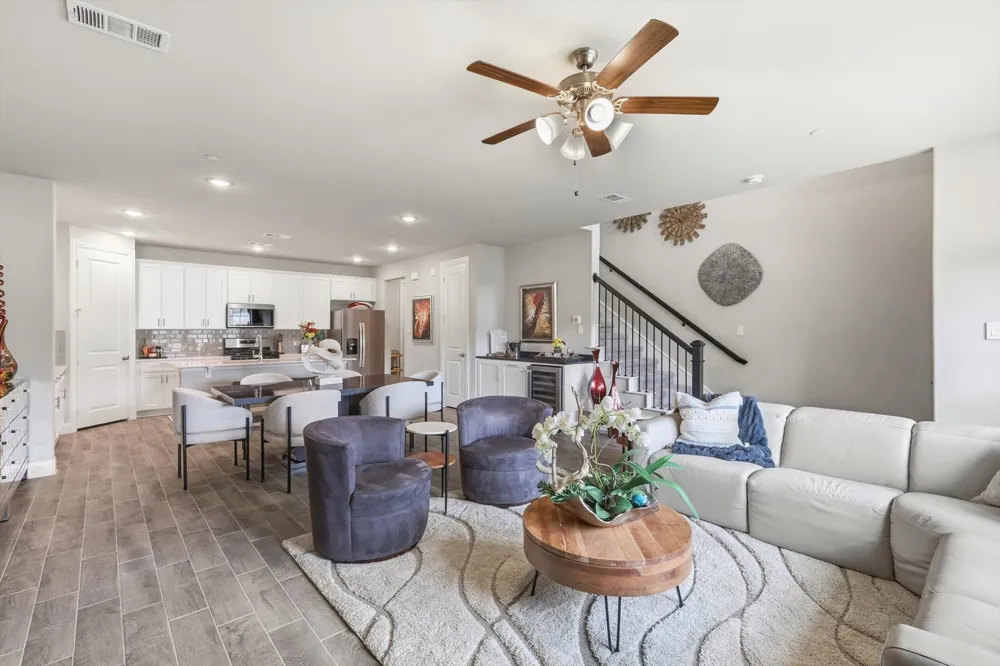 215 Suma Drive Euless, TX 76040